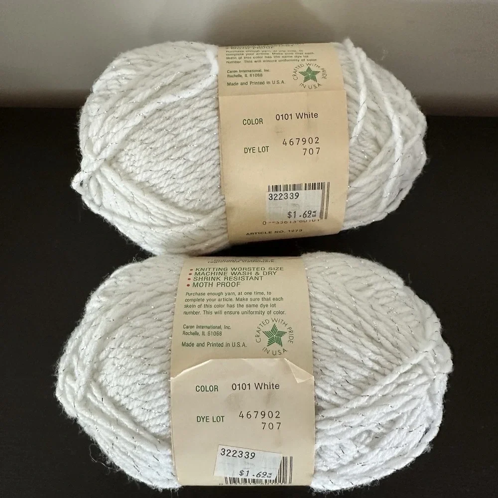 2 Skeins Caron Christmas Glitter Yarn 4 Ply Worsted Weight Acrylic 0101 White